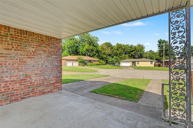 528 S 106th East Avenue, Tulsa, OK 74128