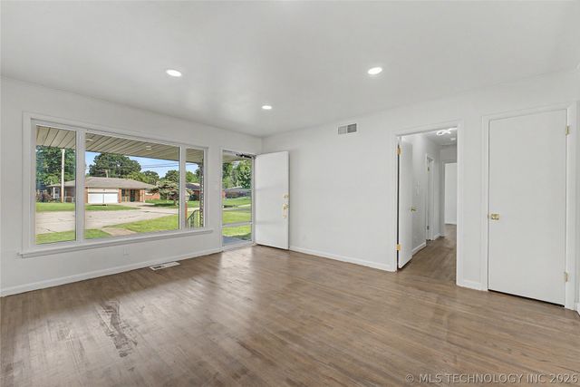 528 S 106th East Avenue, Tulsa, OK 74128