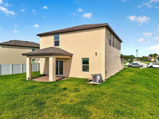 950 Bent Creek Drive, Fort Pierce, FL 34947