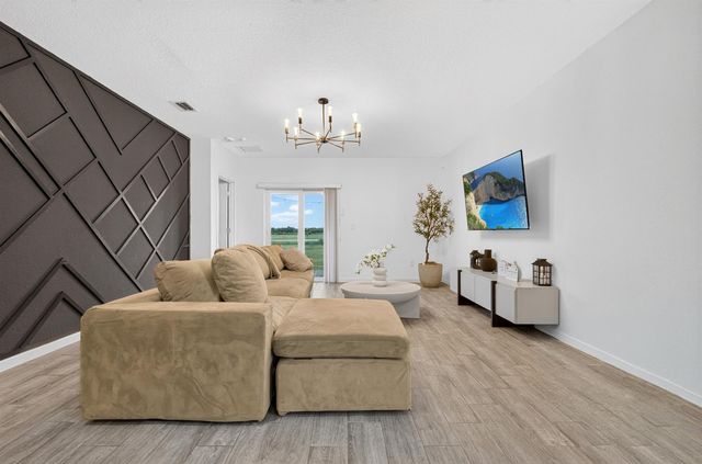 950 Bent Creek Drive, Fort Pierce, FL 34947