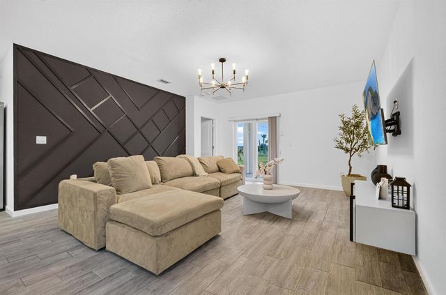 950 Bent Creek Drive, Fort Pierce, FL 34947
