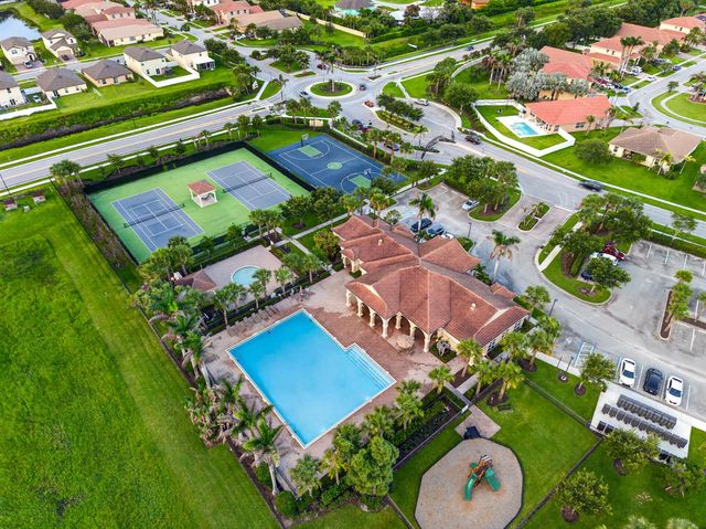 950 Bent Creek Drive, Fort Pierce, FL 34947