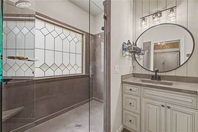 1 Hughes Lane, Bella Vista, AR 72715