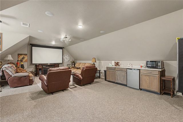 1 Hughes Lane, Bella Vista, AR 72715