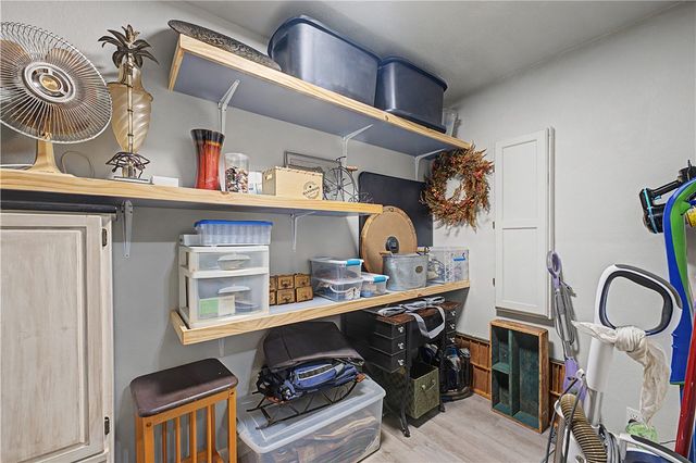1 Hughes Lane, Bella Vista, AR 72715