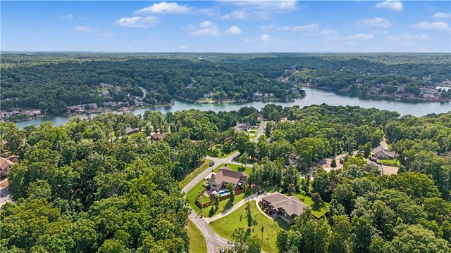 1 Hughes Lane, Bella Vista, AR 72715