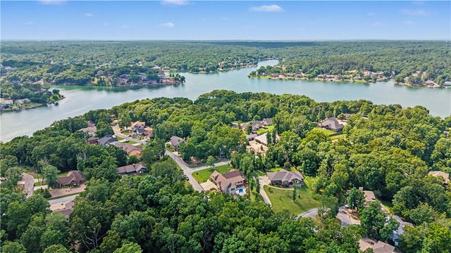 1 Hughes Lane, Bella Vista, AR 72715