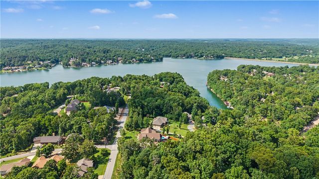 1 Hughes Lane, Bella Vista, AR 72715