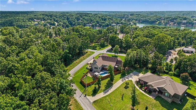 1 Hughes Lane, Bella Vista, AR 72715