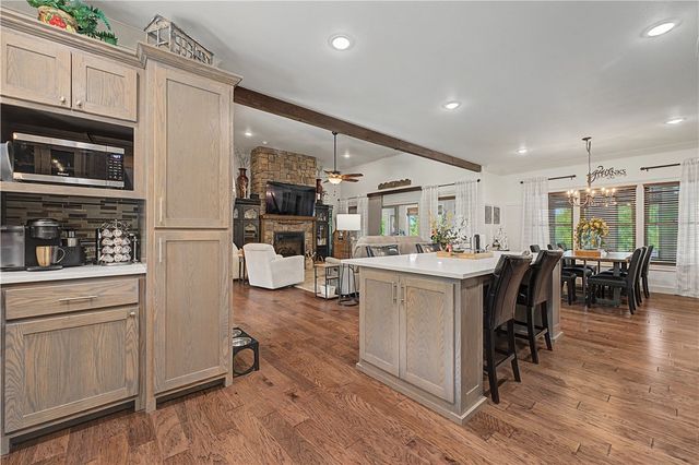 1 Hughes Lane, Bella Vista, AR 72715