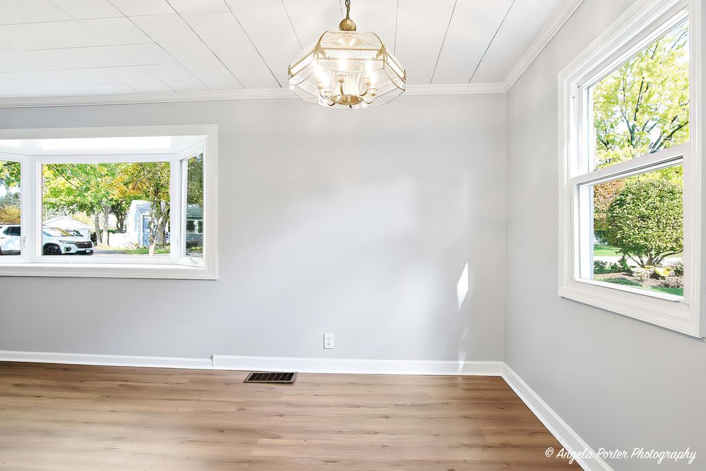 Image 12 of property listing at Address unavailable.