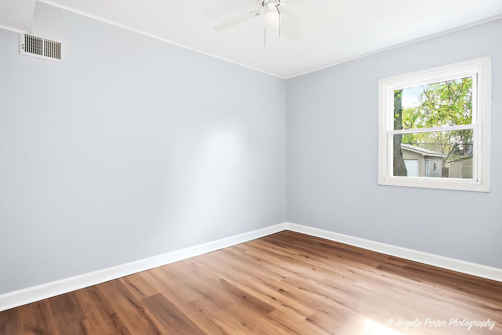 Image 27 of property listing at Address unavailable.