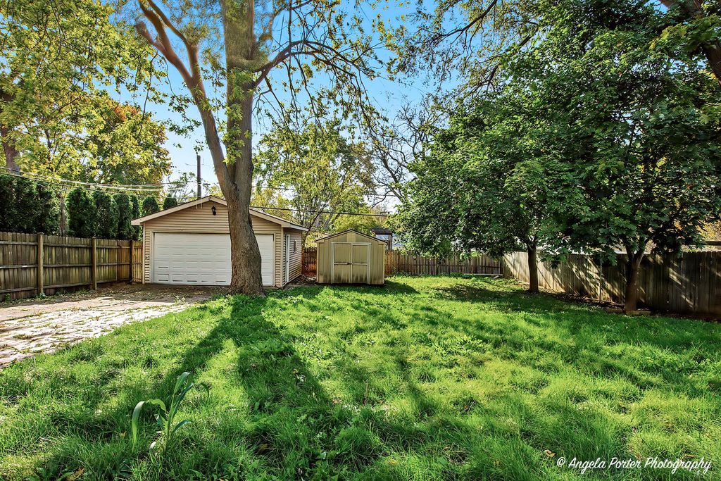Image 4 of property listing at Address unavailable.