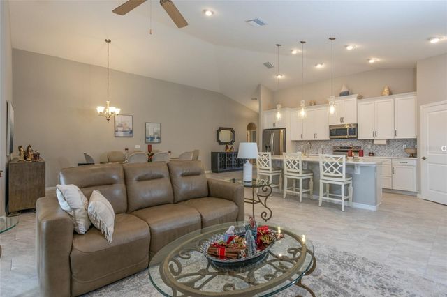 21 TIDEWAY TRAIL, Palm Coast, FL 32137