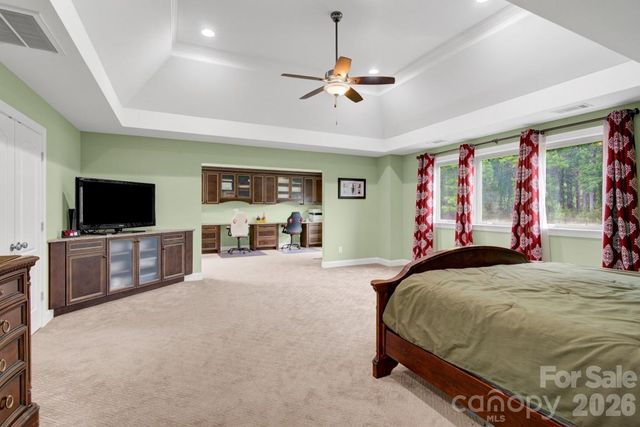 125 Leeward Shoals Lane, Mooresville, NC 28117