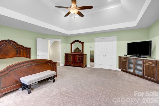 125 Leeward Shoals Lane, Mooresville, NC 28117