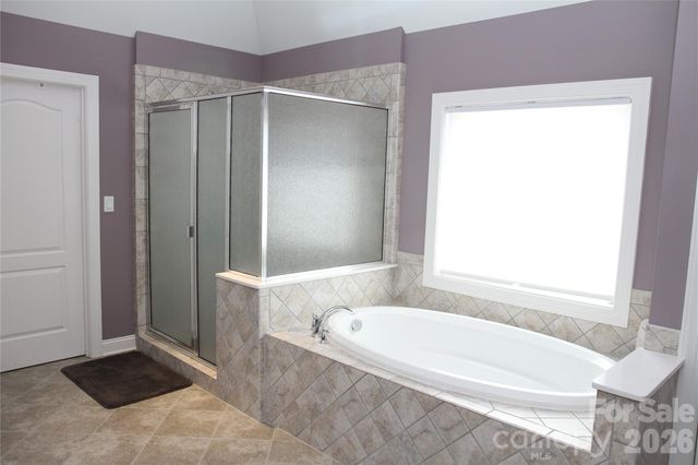 125 Leeward Shoals Lane, Mooresville, NC 28117