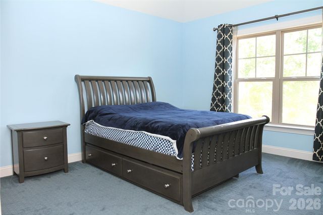 125 Leeward Shoals Lane, Mooresville, NC 28117