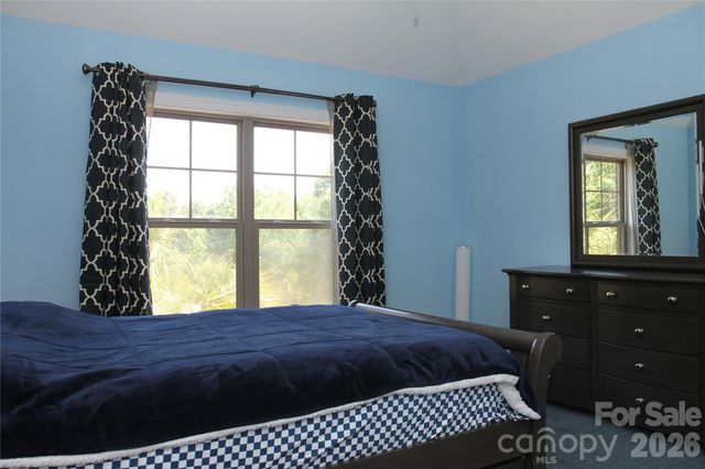 125 Leeward Shoals Lane, Mooresville, NC 28117