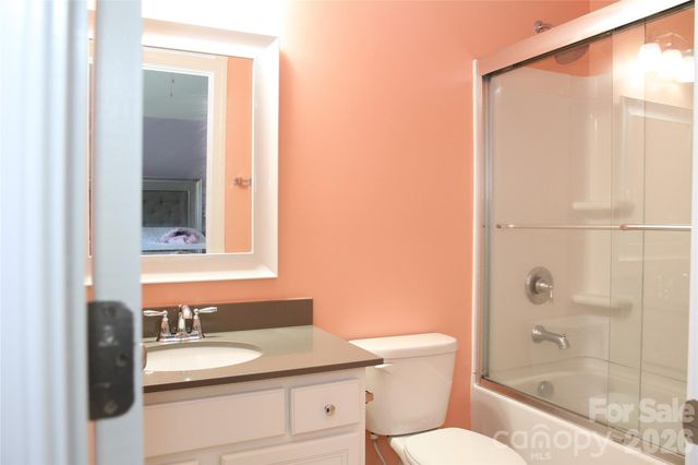 125 Leeward Shoals Lane, Mooresville, NC 28117