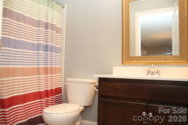 125 Leeward Shoals Lane, Mooresville, NC 28117