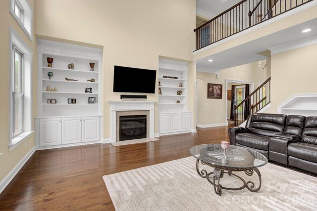 125 Leeward Shoals Lane, Mooresville, NC 28117