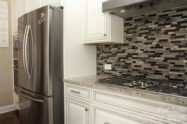 125 Leeward Shoals Lane, Mooresville, NC 28117
