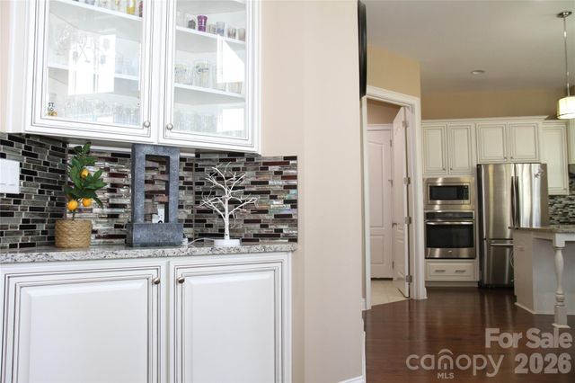 125 Leeward Shoals Lane, Mooresville, NC 28117