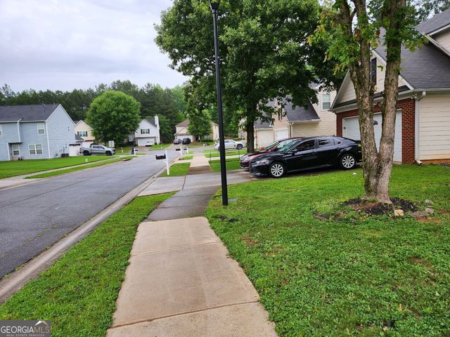 2135 Pine View Trail, Ellenwood, GA 30294