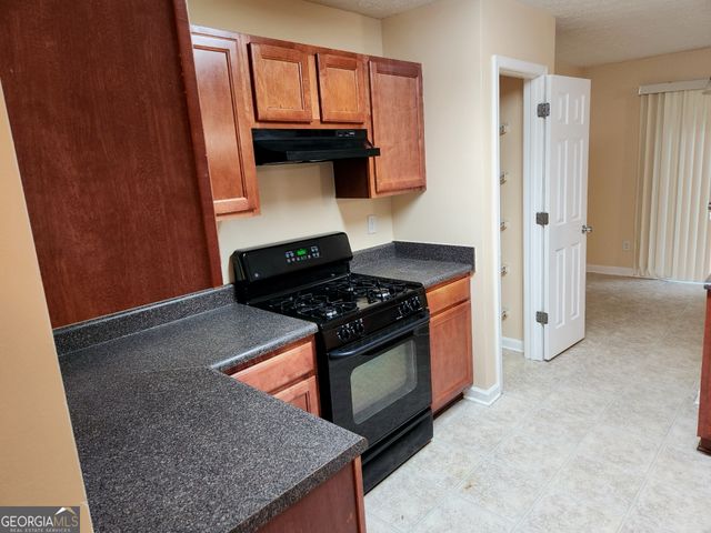 2135 Pine View Trail, Ellenwood, GA 30294