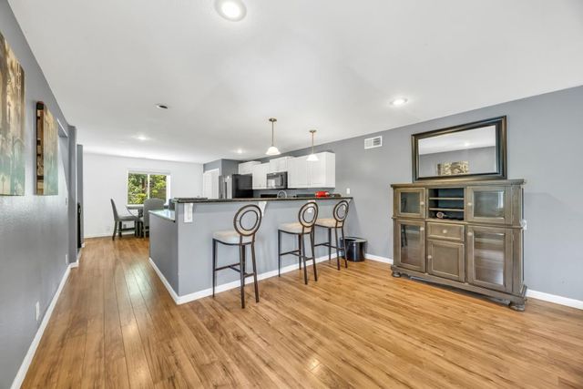 24977 Oro Valley Rd, Auburn, CA 95602