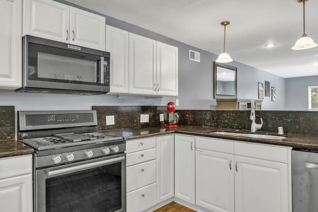 24977 Oro Valley Rd, Auburn, CA 95602