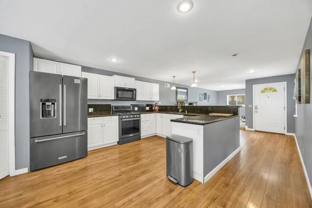 24977 Oro Valley Rd, Auburn, CA 95602