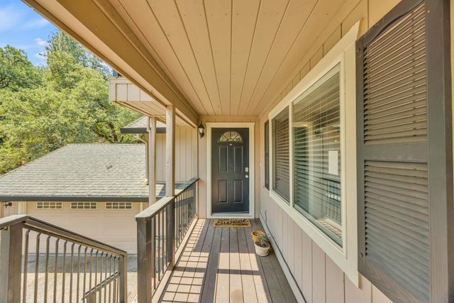 24977 Oro Valley Rd, Auburn, CA 95602