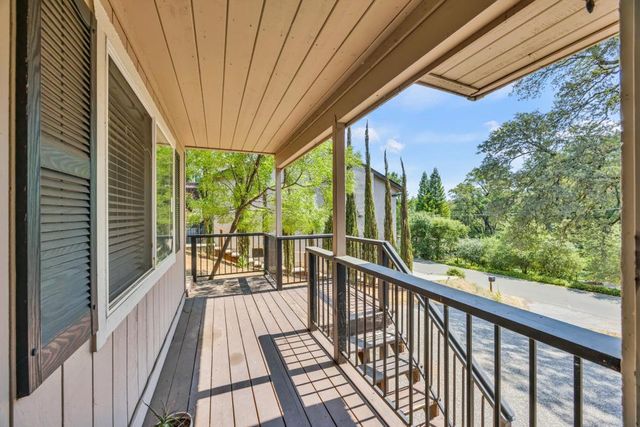 24977 Oro Valley Rd, Auburn, CA 95602