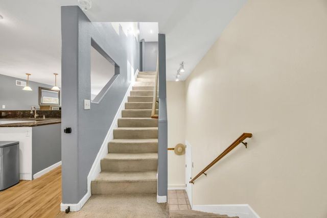 24977 Oro Valley Rd, Auburn, CA 95602