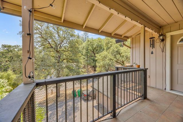 24977 Oro Valley Rd, Auburn, CA 95602