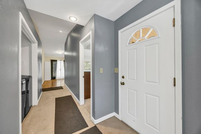 24977 Oro Valley Rd, Auburn, CA 95602