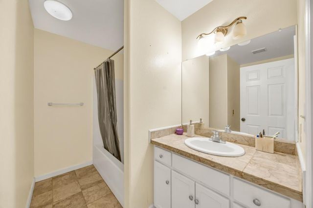 24977 Oro Valley Rd, Auburn, CA 95602