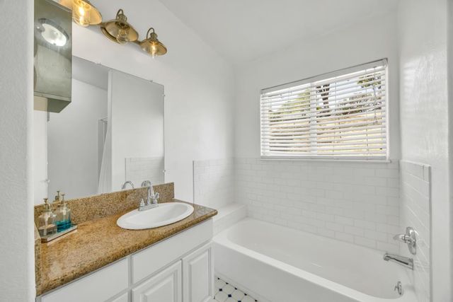 24977 Oro Valley Rd, Auburn, CA 95602