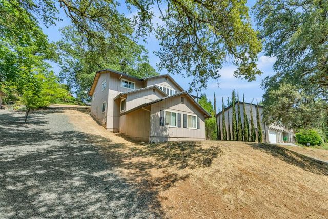 24977 Oro Valley Rd, Auburn, CA 95602