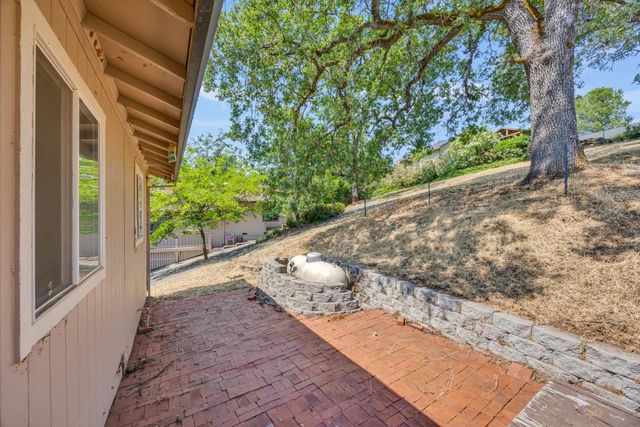 24977 Oro Valley Rd, Auburn, CA 95602