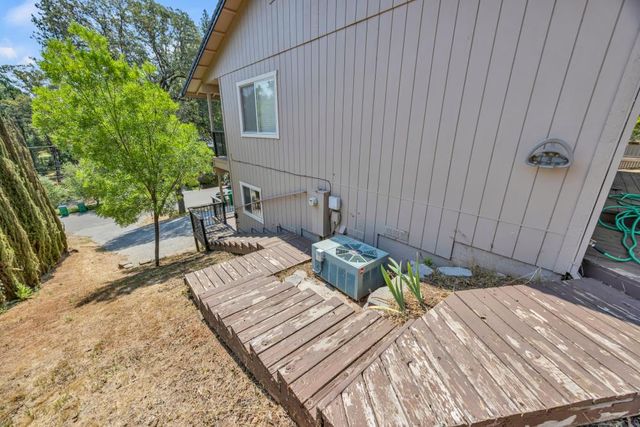 24977 Oro Valley Rd, Auburn, CA 95602