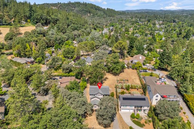 24977 Oro Valley Rd, Auburn, CA 95602