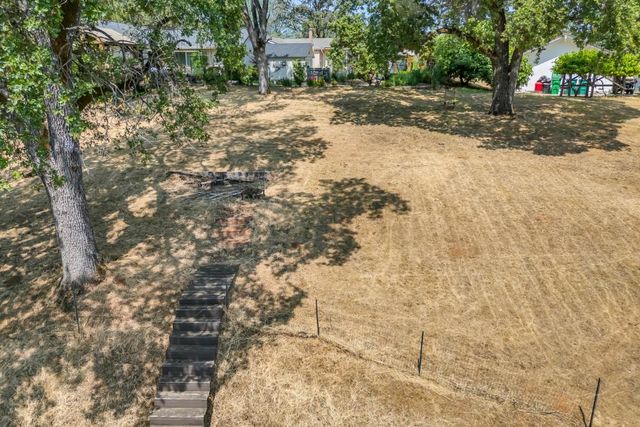 24977 Oro Valley Rd, Auburn, CA 95602