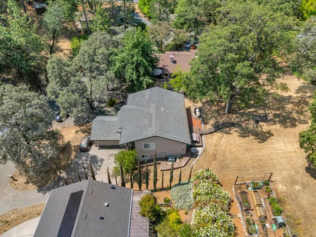 24977 Oro Valley Rd, Auburn, CA 95602