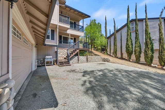 24977 Oro Valley Rd, Auburn, CA 95602