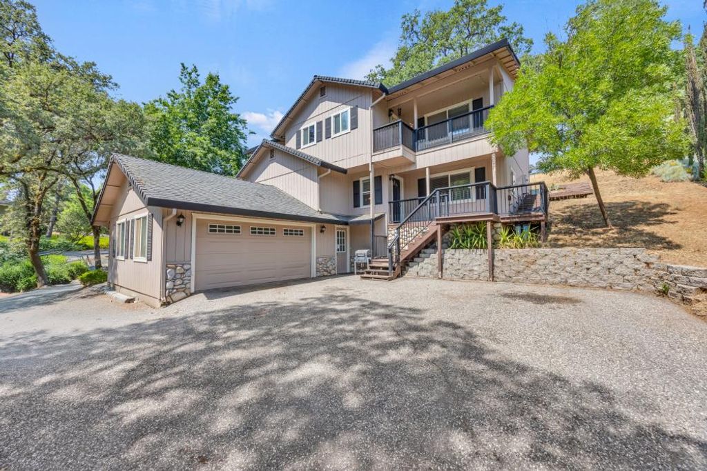 24977 Oro Valley Rd, Auburn, CA 95602