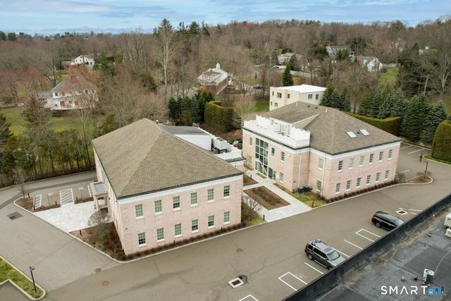 1990 Bronson Road 8, Fairfield, CT 06824
