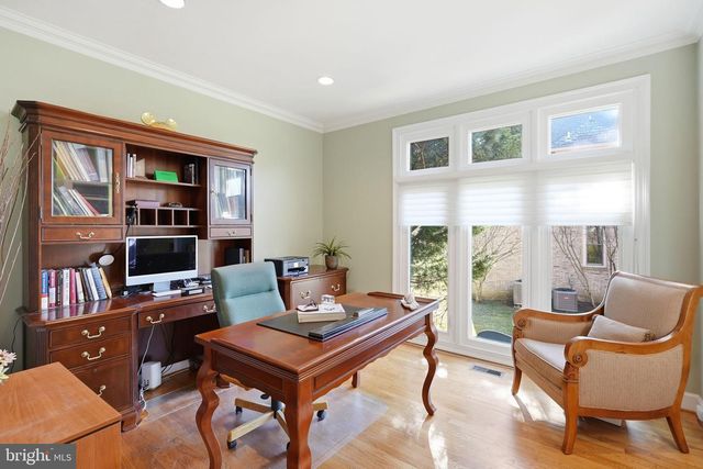 9860 AVENEL FARM DR, Potomac, MD 20854